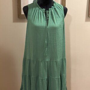 Max Studio; Tiered, Sleeveless, Green Dress, with tie detail, Size L, Excellent